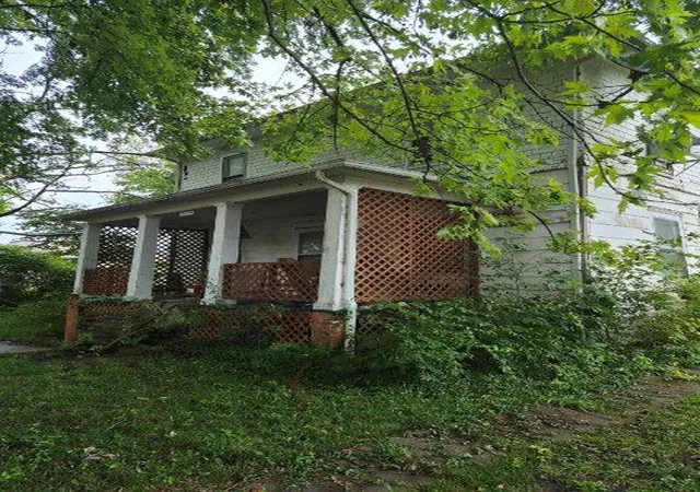 Photo 2 of Single family home for sale at 111 S Oak St, Ottawa, KS 66067 | MLS# 2645642 | Listing updated on 2026-10-06
