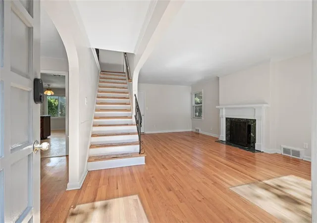 Photo 3 of Single family home for sale at 440 E 79th Terrace, Kansas City, MO 64131 | MLS# 2645644 | Listing updated on 2026-10-09
