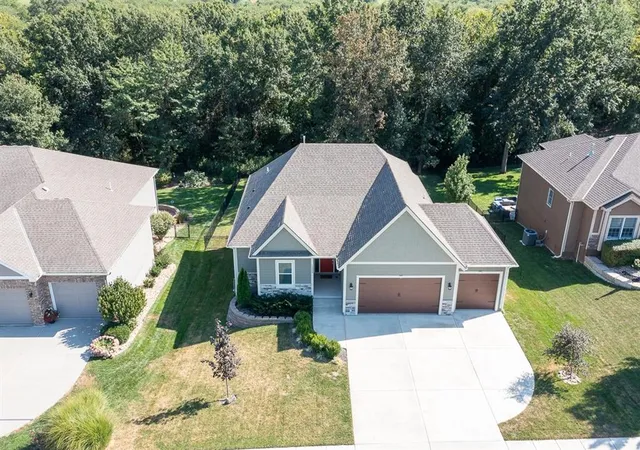 Photo 2 of Single family home for sale at 12809 Hubbard Rd, Kansas City, KS 66109 | MLS# 2645645 | Listing updated on 2026-10-10