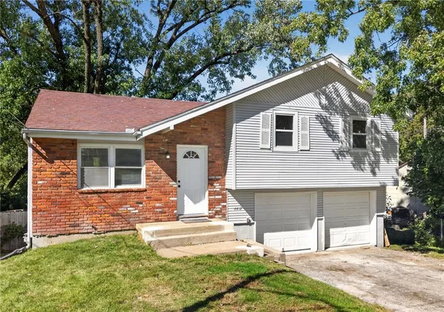 Photo 3 of Single family home for sale at 4412 N Olive St, Kansas City, MO 64116 | MLS# 2645647 | Listing updated on 2026-10-08