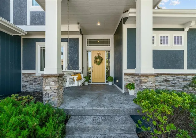 Photo 4 of Sale Pending at 5219 NW 92nd Terrace, Kansas City, MO 64154 | MLS# 2645660 | Listing updated on 2026-10-20
