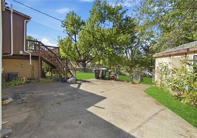 Photo 3 of Single family home for sale at 1606 NW 66th Street, Kansas City, MO 64118 | MLS# 2645664 | Listing updated on 2026-10-08