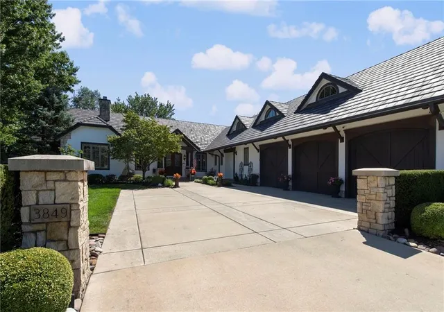Photo 4 of Single family home for sale at 3849 W 139th Terrace, Overland Park, KS 66224 | MLS# 2645665 | Listing updated on 2026-10-28