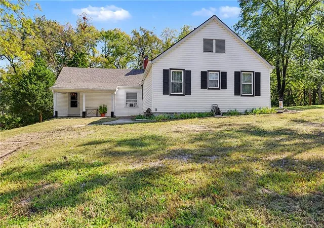 Photo 1 of Single family home for sale at 11905 Little Blue Rd, Kansas City, MO 64133 | MLS# 2645669 | Listing updated on 2026-10-07