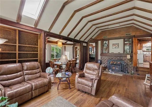 Photo 3 of Single family home for sale at 11905 Little Blue Rd, Kansas City, MO 64133 | MLS# 2645669 | Listing updated on 2026-10-07