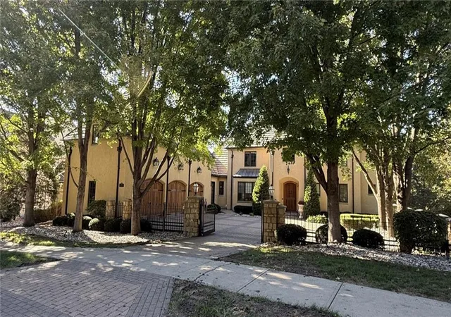 Photo 2 of Mansion for sale at 8616 N Marsh Ave, Kansas City, MO 64157 | MLS# 2645671 | Listing updated on 2026-10-09