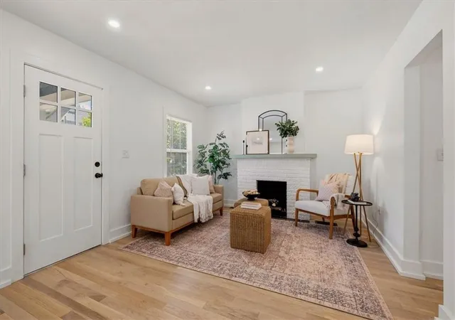 Photo 3 of Single family home for sale at 4011 State Line Rd, Kansas City, MO 64111 | MLS# 2645673 | Listing updated on 2026-10-08