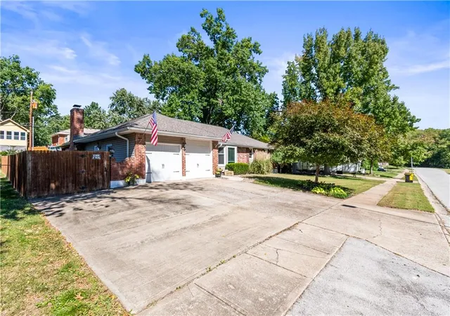 Photo 2 of Single family home for sale at 15390 E 45th Street S, Independence, MO 64055 | MLS# 2645674 | Listing updated on 2026-10-08