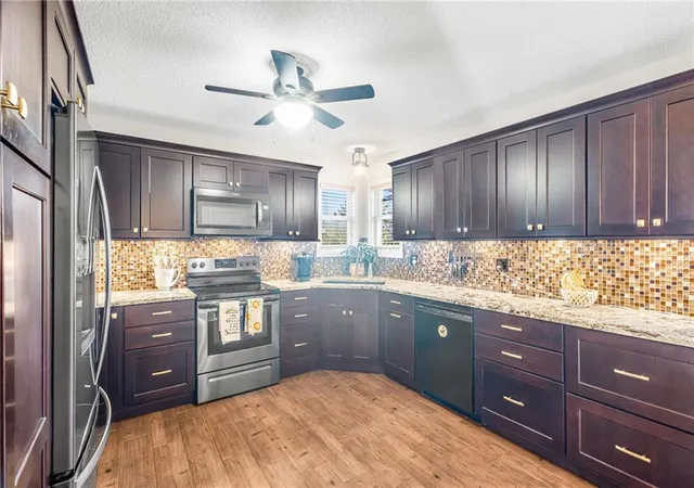 Photo 3 of Single family home for sale at 11904 N Charlotte St, Kansas City, MO 64155 | MLS# 2645679 | Listing updated on 2026-10-08