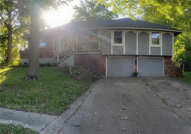 Photo 1 of Single family home for sale at 1200 Downing St, Liberty, MO 64068 | MLS# 2645681 | Listing updated on 2026-10-08