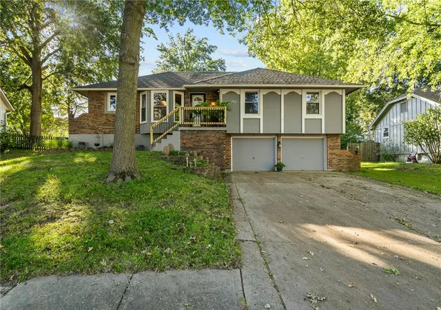 Photo 3 of Single family home for sale at 1200 Downing St, Liberty, MO 64068 | MLS# 2645681 | Listing updated on 2026-10-08