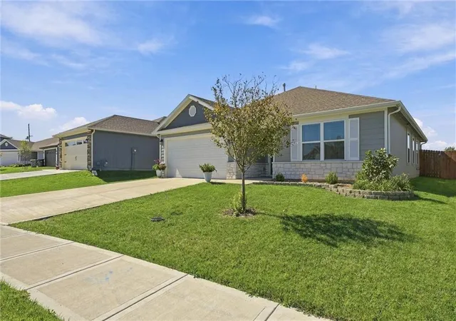 Photo 3 of Single family home for sale at 526 N Pear St, Gardner, KS 66030 | MLS# 2645684 | Listing updated on 2026-10-07