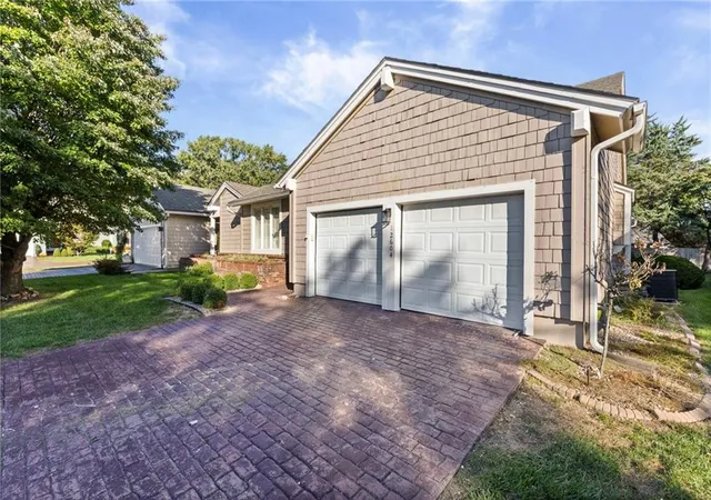 Photo 2 of Single family home for sale at 12604 Baltimore Ct, Kansas City, MO 64145 | MLS# 2645685 | Listing updated on 2026-10-08