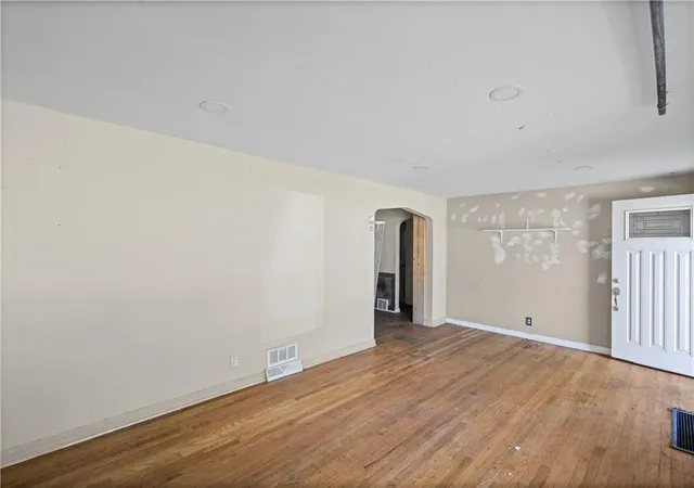 Photo 4 of Single family home for sale at 6411 Walrond Ave, Kansas City, MO 64132 | MLS# 2645689 | Listing updated on 2026-10-10