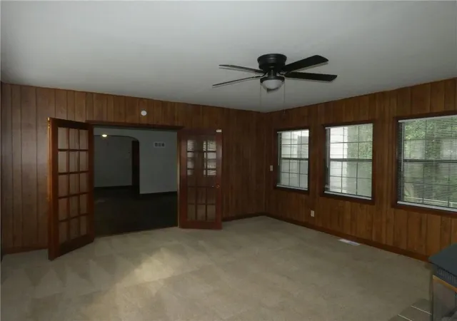 Photo 3 of Single family home for sale at 4701 Green Hills Rd NW, Riverside, MO 64150 | MLS# 2645691 | Listing updated on 2026-10-16