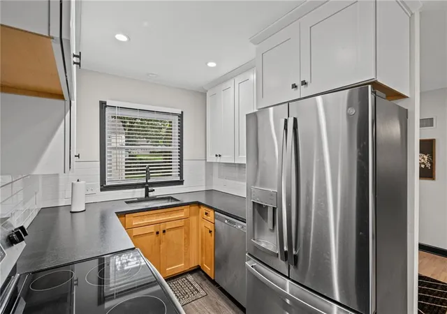 Photo 4 of Single family home for sale at 509 NW Central St, Lees Summit, MO 64063 | MLS# 2645693 | Listing updated on 2026-10-08