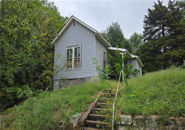 Photo 1 of Sale Pending at 1317 N 12th Street, Saint Joseph, MO 64501 | MLS# 2645695 | Listing updated on 2026-10-06