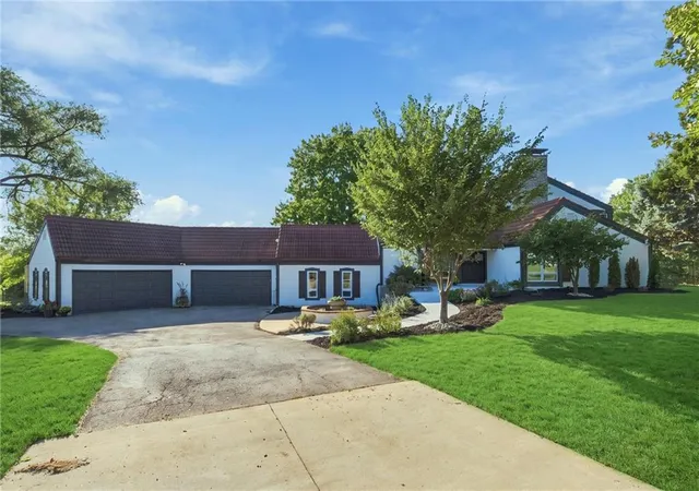 Photo 2 of Single family home for sale at 14340 S Gardner Rd, Gardner, KS 66030 | MLS# 2645697 | Listing updated on 2026-10-09