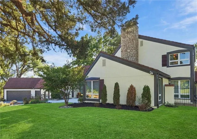 Photo 3 of Single family home for sale at 14340 S Gardner Rd, Gardner, KS 66030 | MLS# 2645697 | Listing updated on 2026-10-09
