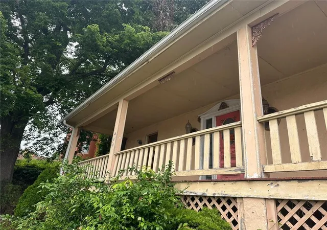 Photo 1 of Multi family home for sale at 415 S 9th Street, Saint Joseph, MO 64501 | MLS# 2645704 | Listing updated on 2026-10-12