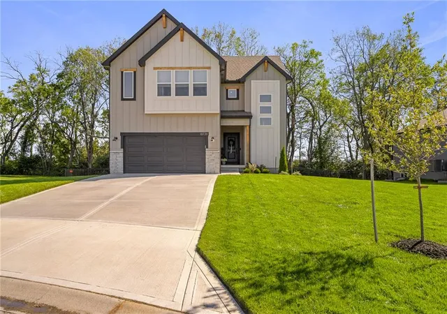 Photo 1 of Single family home for sale at 18739 Mahaffie St, Spring Hill, KS 66083 | MLS# 2645717 | Listing updated on 2026-10-07