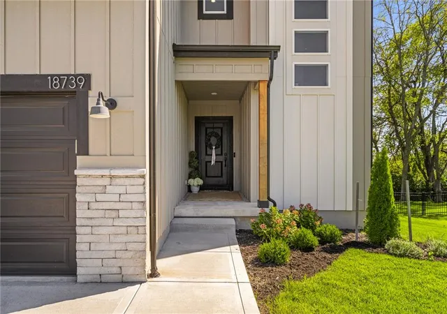 Photo 3 of Single family home for sale at 18739 Mahaffie St, Spring Hill, KS 66083 | MLS# 2645717 | Listing updated on 2026-10-07