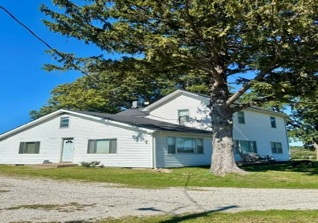 Photo 1 of Single family home for sale at 17201 Coffin Rd, Leavenworth, KS 66048 | MLS# 2645718 | Listing updated on 2026-10-08