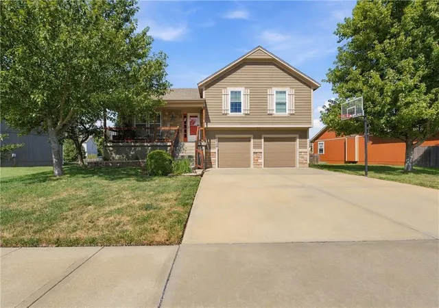 Photo 1 of Single family home for sale at 16749 Ingalls St, Gardner, KS 66030 | MLS# 2645720 | Listing updated on 2026-10-08
