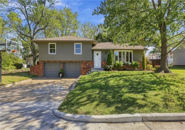Single family home for sale at 815 S Eddy St, Fort Scott, KS 66701 | MLS# 2645723
