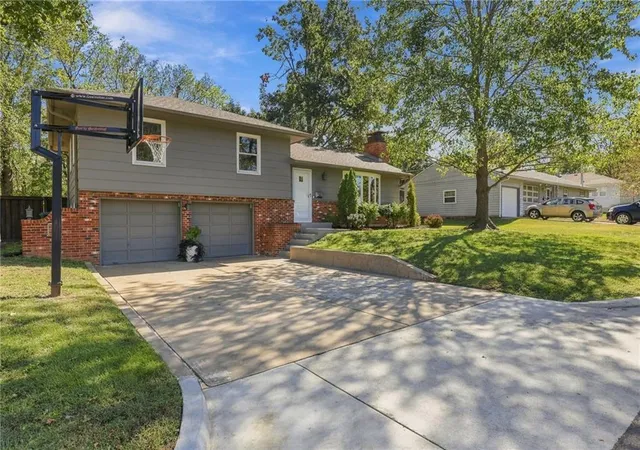 Photo 2 of Single family home for sale at 815 S Eddy St, Fort Scott, KS 66701 | MLS# 2645723 | Listing updated on 2026-10-10