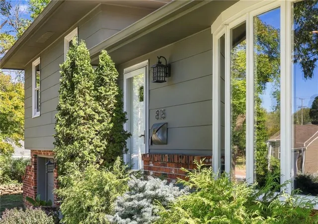Photo 3 of Single family home for sale at 815 S Eddy St, Fort Scott, KS 66701 | MLS# 2645723 | Listing updated on 2026-10-10
