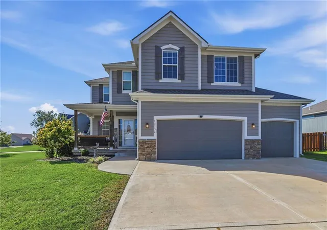 Single family home for sale at 14134 S Pascal St, Olathe, KS 66061 | MLS# 2645726