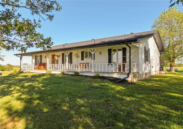 Photo 3 of Single family home for sale at 4825 E 150 Road, El Dorado Springs, MO 64744 | MLS# 2645727 | Listing updated on 2026-10-07