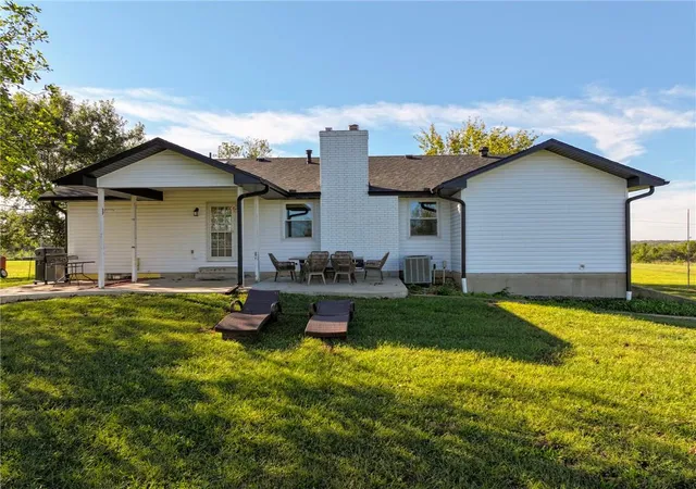 Photo 4 of Single family home for sale at 4825 E 150 Road, El Dorado Springs, MO 64744 | MLS# 2645727 | Listing updated on 2026-10-07