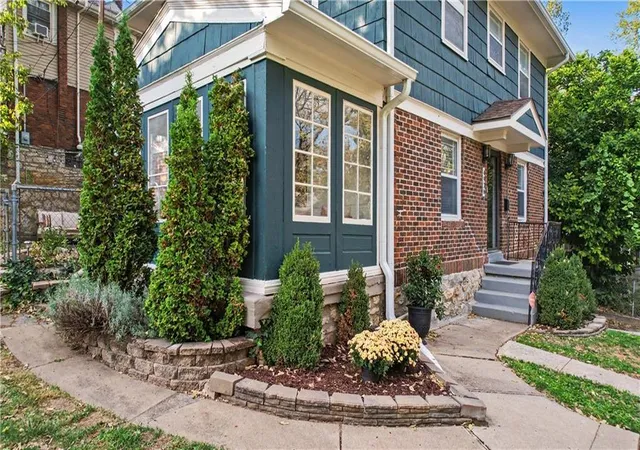 Photo 2 of Single family home for sale at 4936 Troostwood Rd, Kansas City, MO 64110 | MLS# 2645729 | Listing updated on 2026-10-17