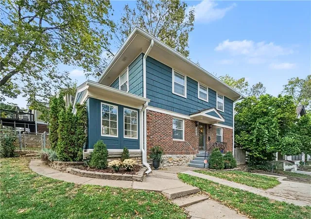 Photo 3 of Single family home for sale at 4936 Troostwood Rd, Kansas City, MO 64110 | MLS# 2645729 | Listing updated on 2026-10-17