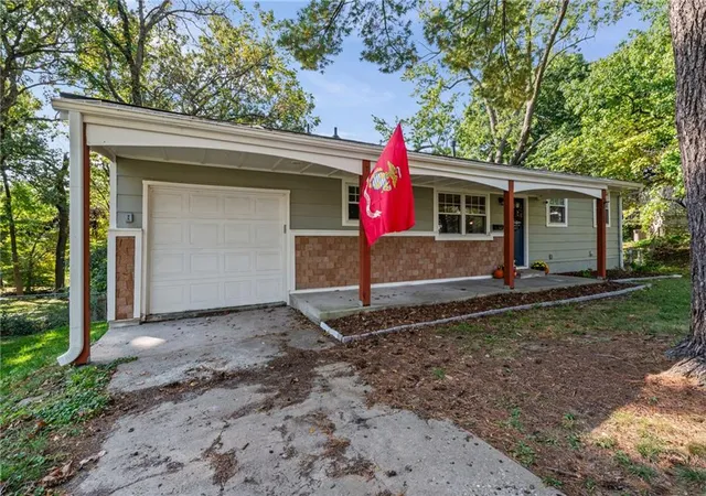 Photo 2 of Single family home for sale at 7711 Ne 53rd Terrace, Kansas City, MO 64119 | MLS# 2645735 | Listing updated on 2026-10-18