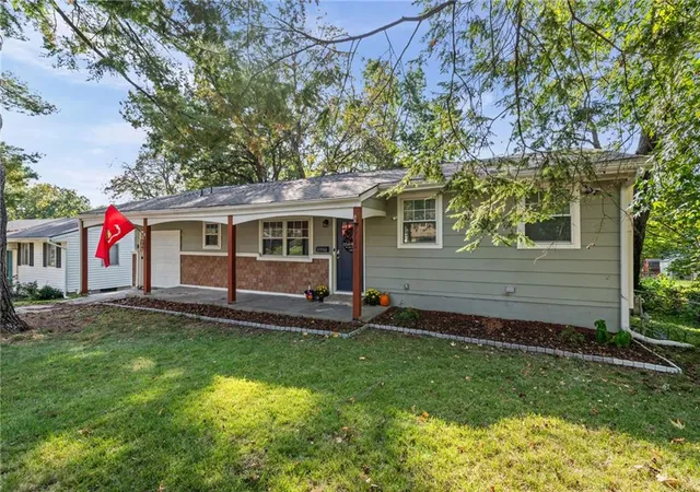 Photo 3 of Single family home for sale at 7711 Ne 53rd Terrace, Kansas City, MO 64119 | MLS# 2645735 | Listing updated on 2026-10-18