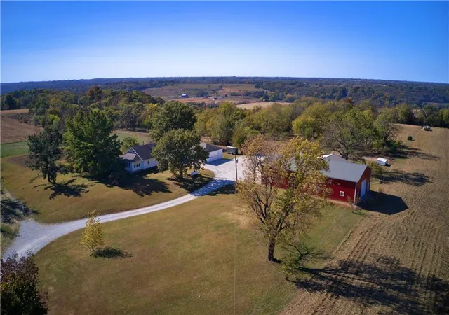 Photo 1 of Single family home for sale at 19904 Rattlesnake Rd, Richmond, MO 64085 | MLS# 2645741 | Listing updated on 2026-10-10