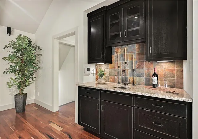 Photo 4 of Single family home for sale at 10519 Pawnee Ln, Leawood, KS 66206 | MLS# 2645743 | Listing updated on 2026-10-23