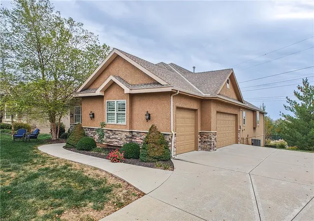 Photo 1 of House for sale at 14735 Manor Rd, Overland Park, KS 66224 | MLS# 2645748 | Listing updated on 2026-10-29