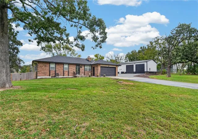 Photo 1 of Single family home for sale at 18902 E 263rd Street, Harrisonville, MO 64701 | MLS# 2645749 | Listing updated on 2026-10-08