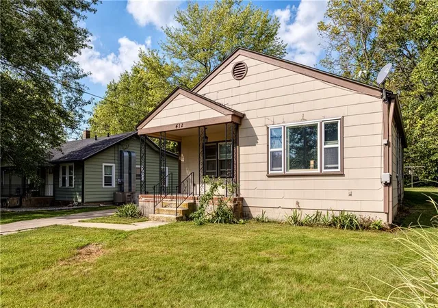 Photo 1 of Single family home for sale at 412 14th Street, Osawatomie, KS 66064 | MLS# 2645753 | Listing updated on 2026-10-09