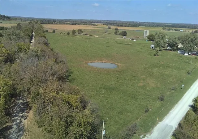 Photo 1 of Single family home for sale at 34306 Indianapolis Rd, Osawatomie, KS 66064 | MLS# 2645755 | Listing updated on 2026-10-16