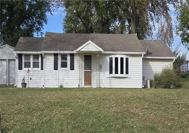 Photo 2 of Single family home for sale at 34306 Indianapolis Rd, Osawatomie, KS 66064 | MLS# 2645755 | Listing updated on 2026-10-16
