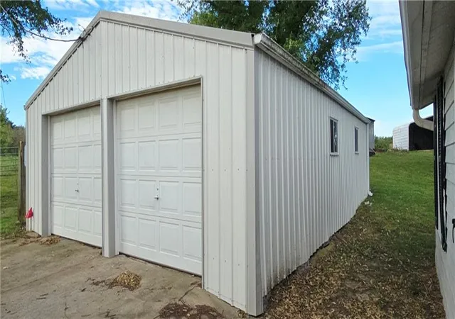 Photo 3 of Single family home for sale at 34306 Indianapolis Rd, Osawatomie, KS 66064 | MLS# 2645755 | Listing updated on 2026-10-16