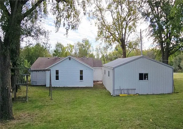 Photo 4 of Single family home for sale at 34306 Indianapolis Rd, Osawatomie, KS 66064 | MLS# 2645755 | Listing updated on 2026-10-16