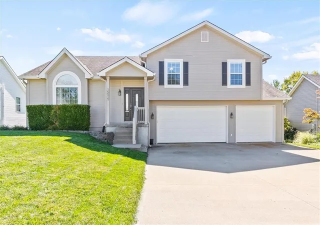 Photo 1 of Single family home for sale at 15515 Nw 127 Street, Platte City, MO 64079 | MLS# 2645758 | Listing updated on 2026-10-08