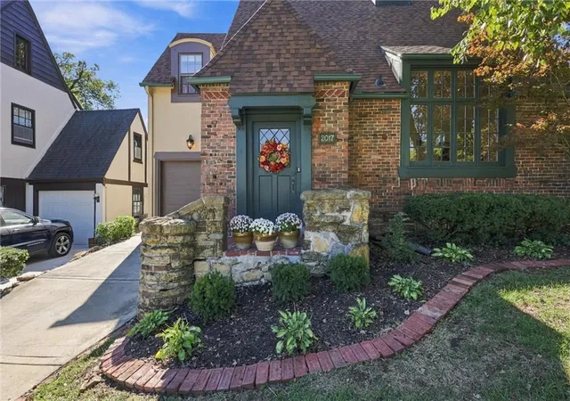 Photo 2 of Single family home for sale at 2017 W 50th Street, Westwood Hills, KS 66205 | MLS# 2645762 | Listing updated on 2026-10-09