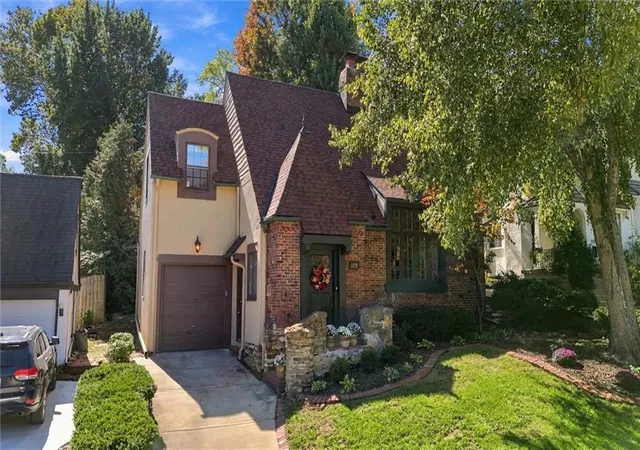 Photo 3 of Single family home for sale at 2017 W 50th Street, Westwood Hills, KS 66205 | MLS# 2645762 | Listing updated on 2026-10-09
